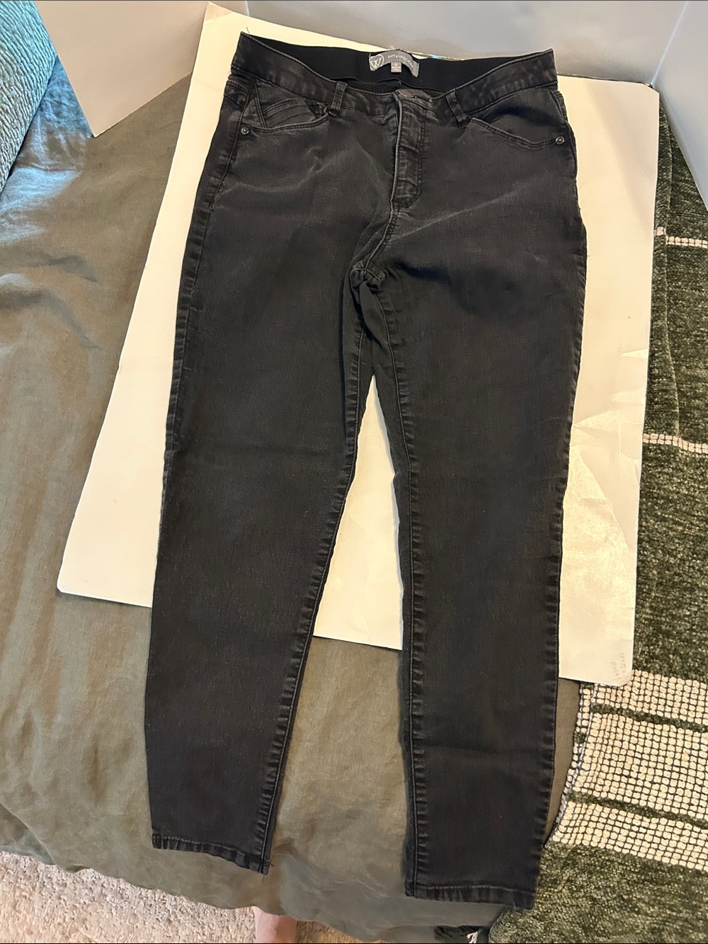 Women’s Black Stretch Skinny Jeans by wit and Wisdom ❤️